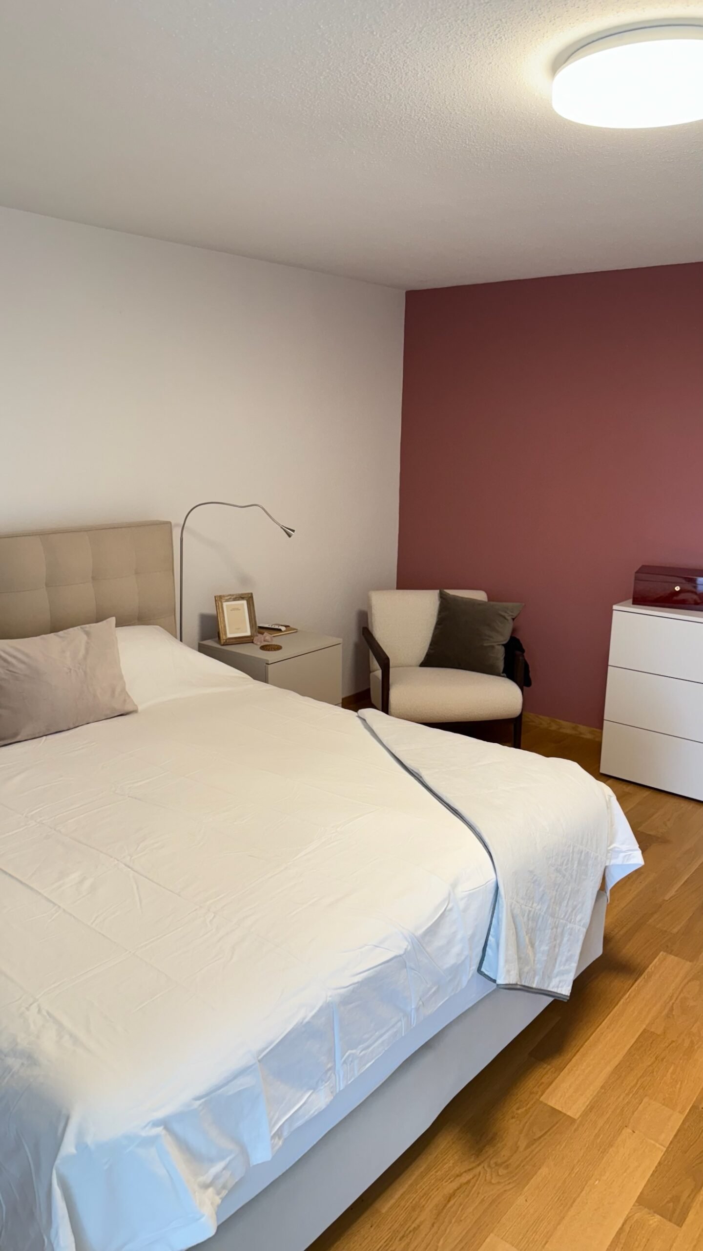 37707555-10A4-4F55-88F7-D5CCB5F961EE